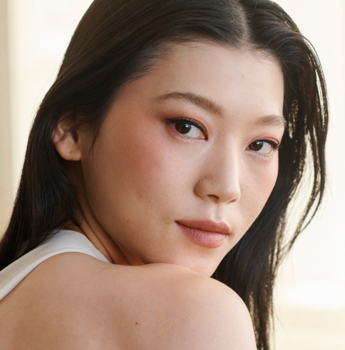 原生之美，随性出彩 Laura Mercier 罗拉玛希演绎夏日心动氛围感